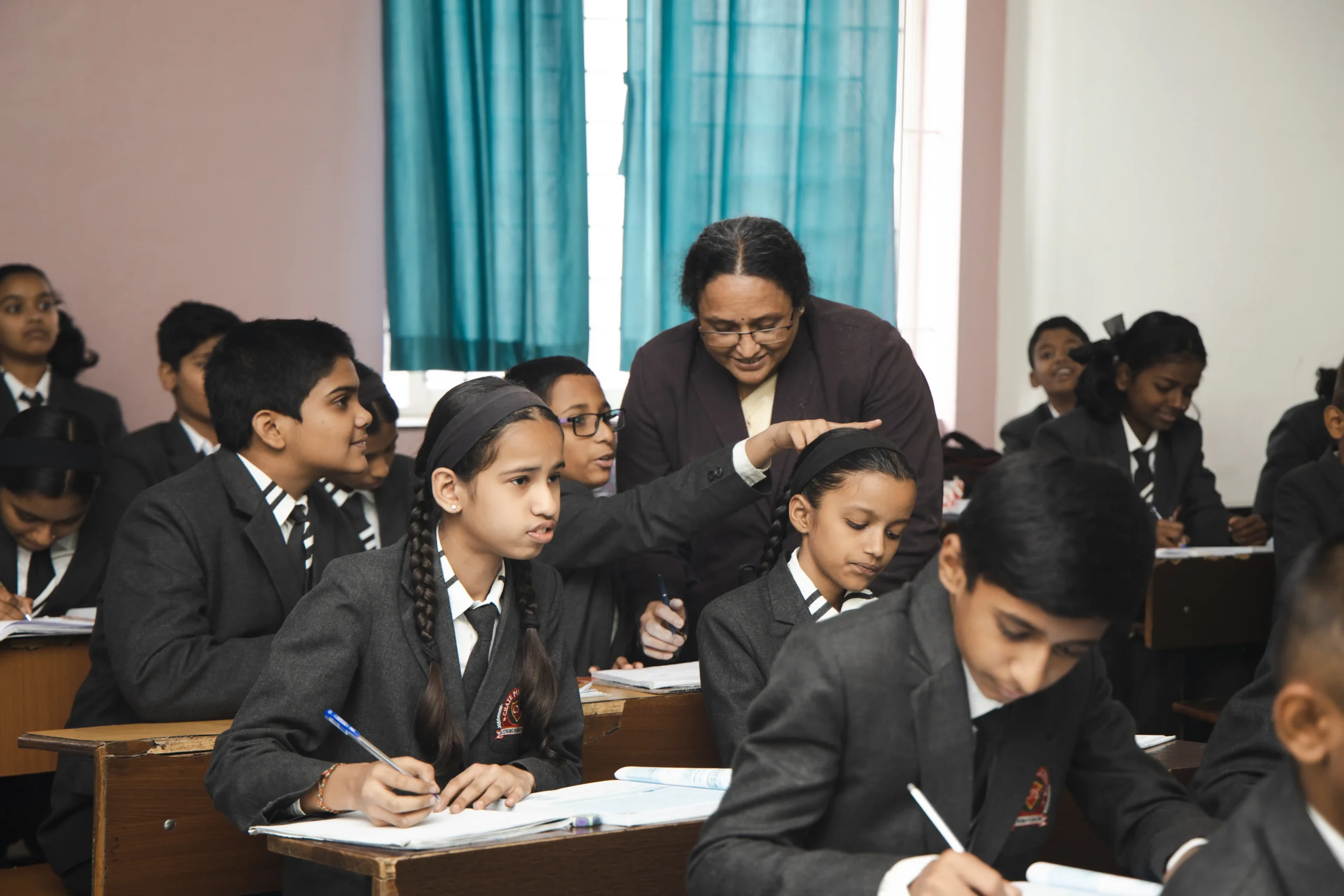 Chate Punblic school teacher solving students' problems