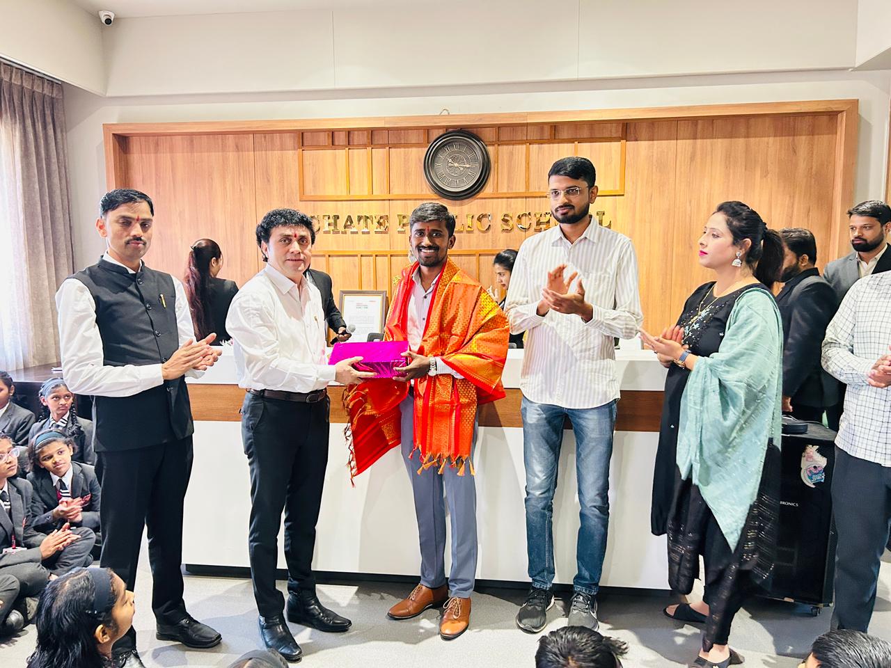 Birdev Siddhappa Done visited Chate Public school